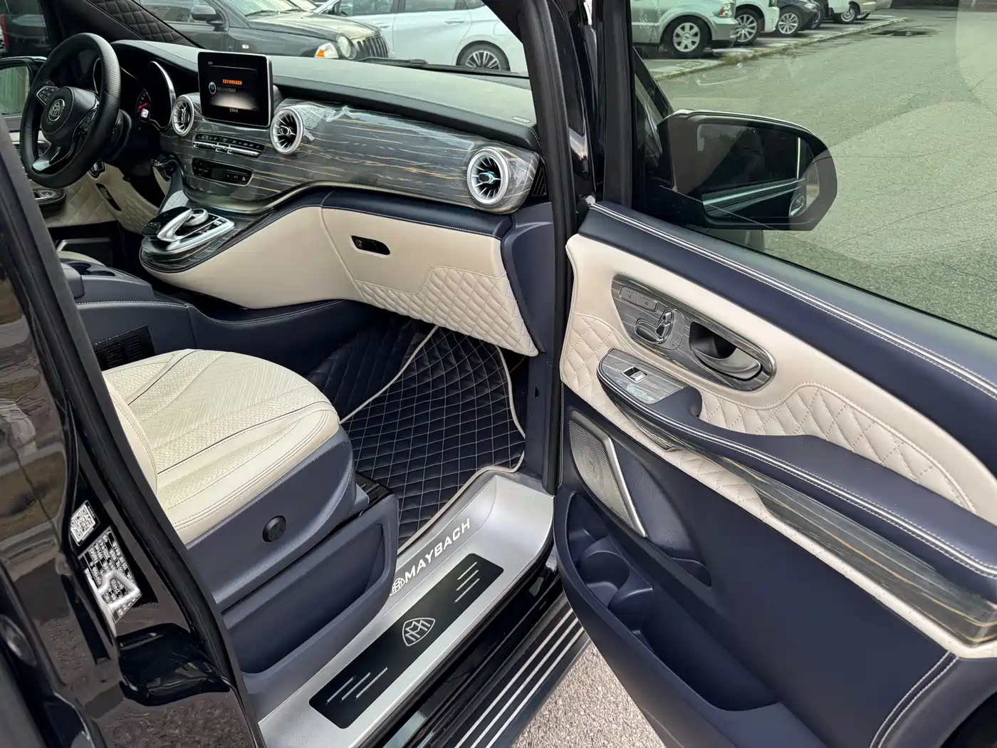 Mercedes-Benz V-Class 2020 Model V 260 L Long Wheelbase Luxury фото 19
