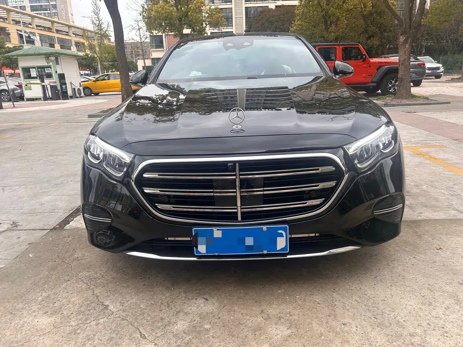 Фото 2 - Mercedes-Benz E-Class