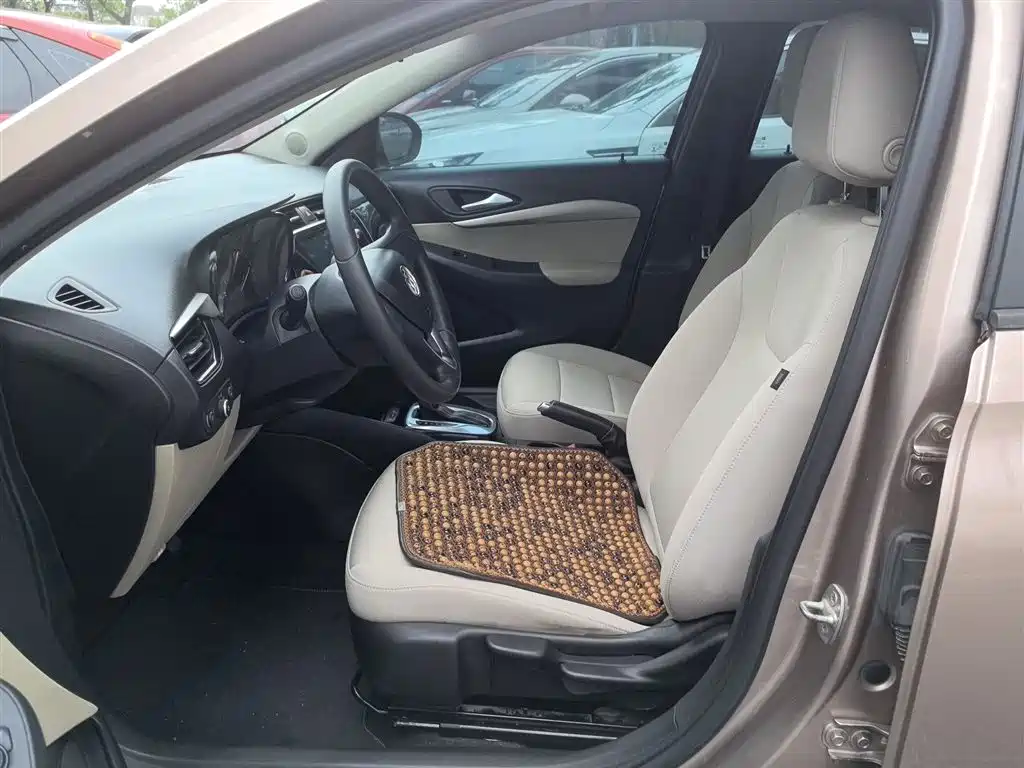 Buick Excelle 2018 15N CVT Elite фото 8