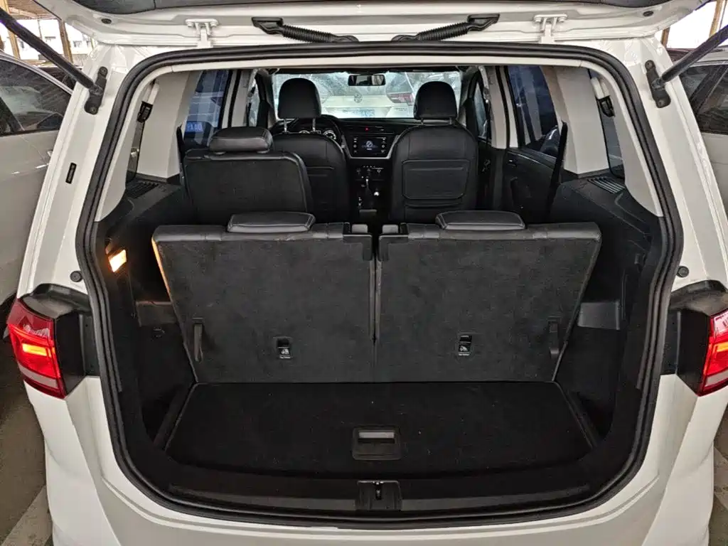 صورة 19 - Volkswagen Touran