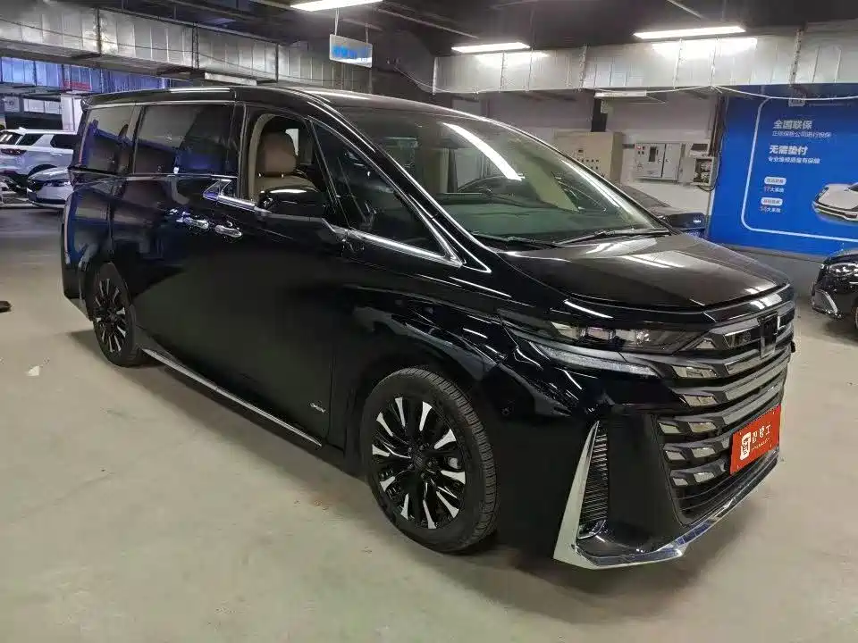 Фото 6 - Toyota Vellfire