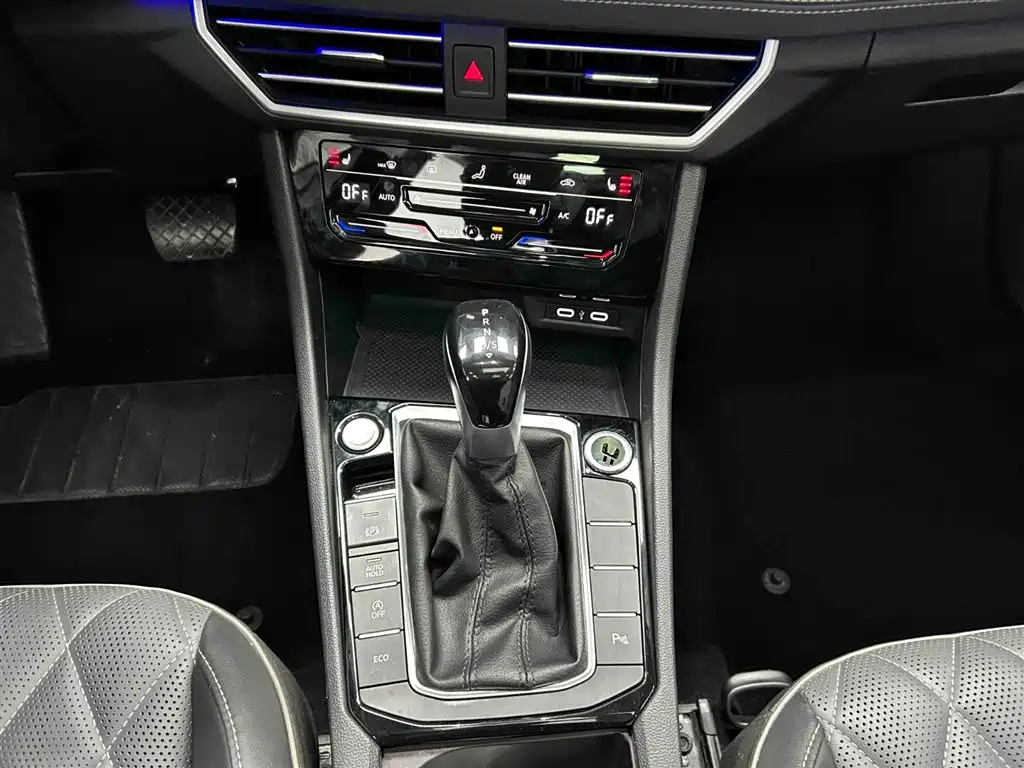 Volkswagen Sagitar 2023 Model Year 200TSI DSG Surpass Edition фото 3