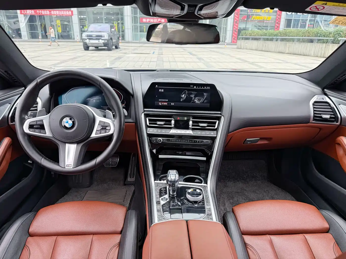 Фото 9 - BMW 8 Series