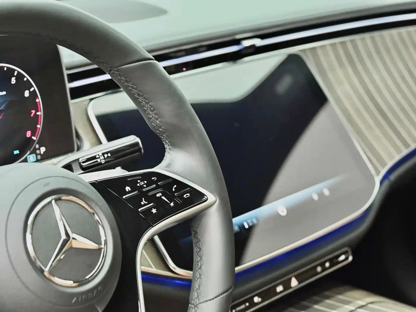 Mercedes-Benz E-Class 2025 E 300 L Fashion фото 20