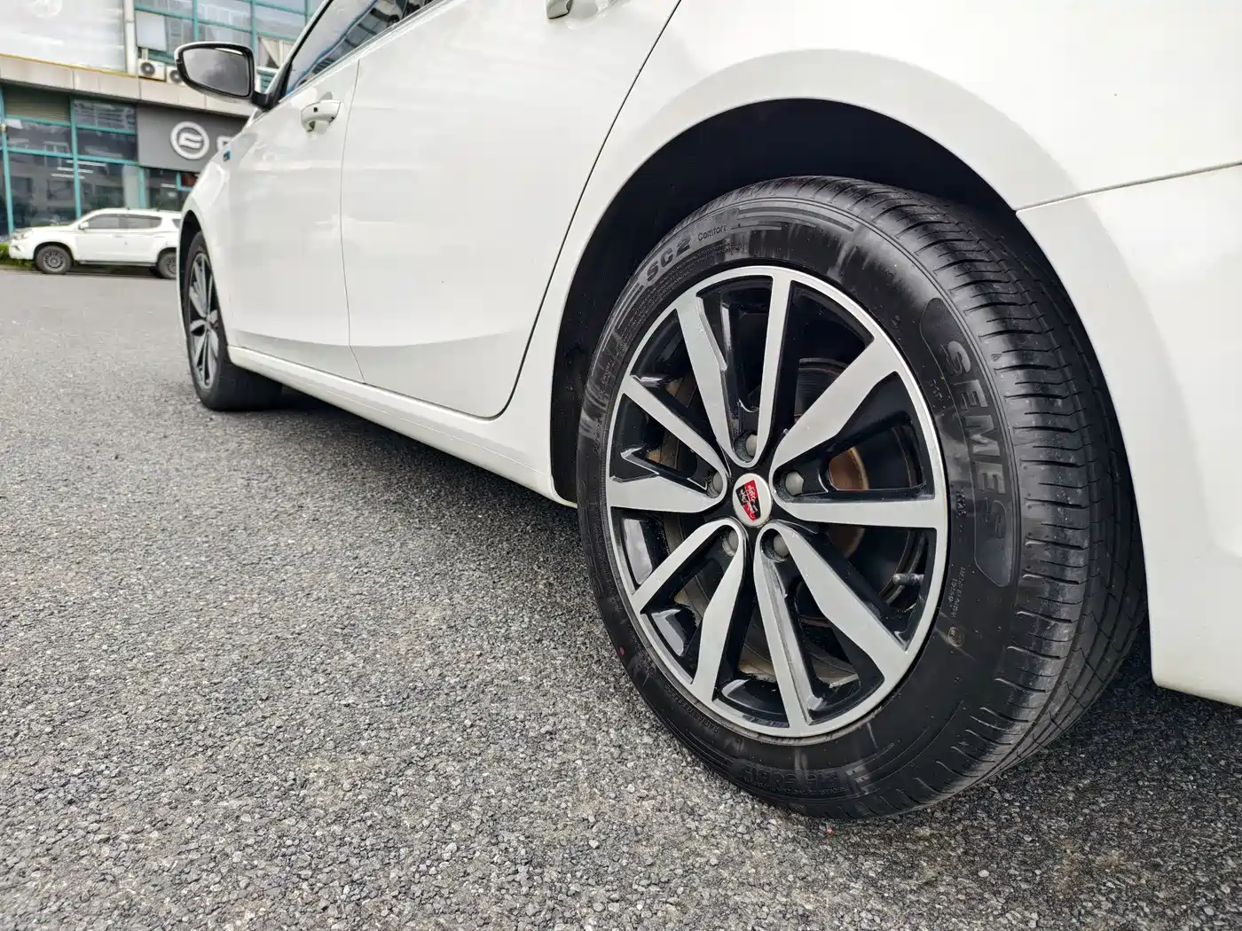 Фото 9 - Roewe i6
