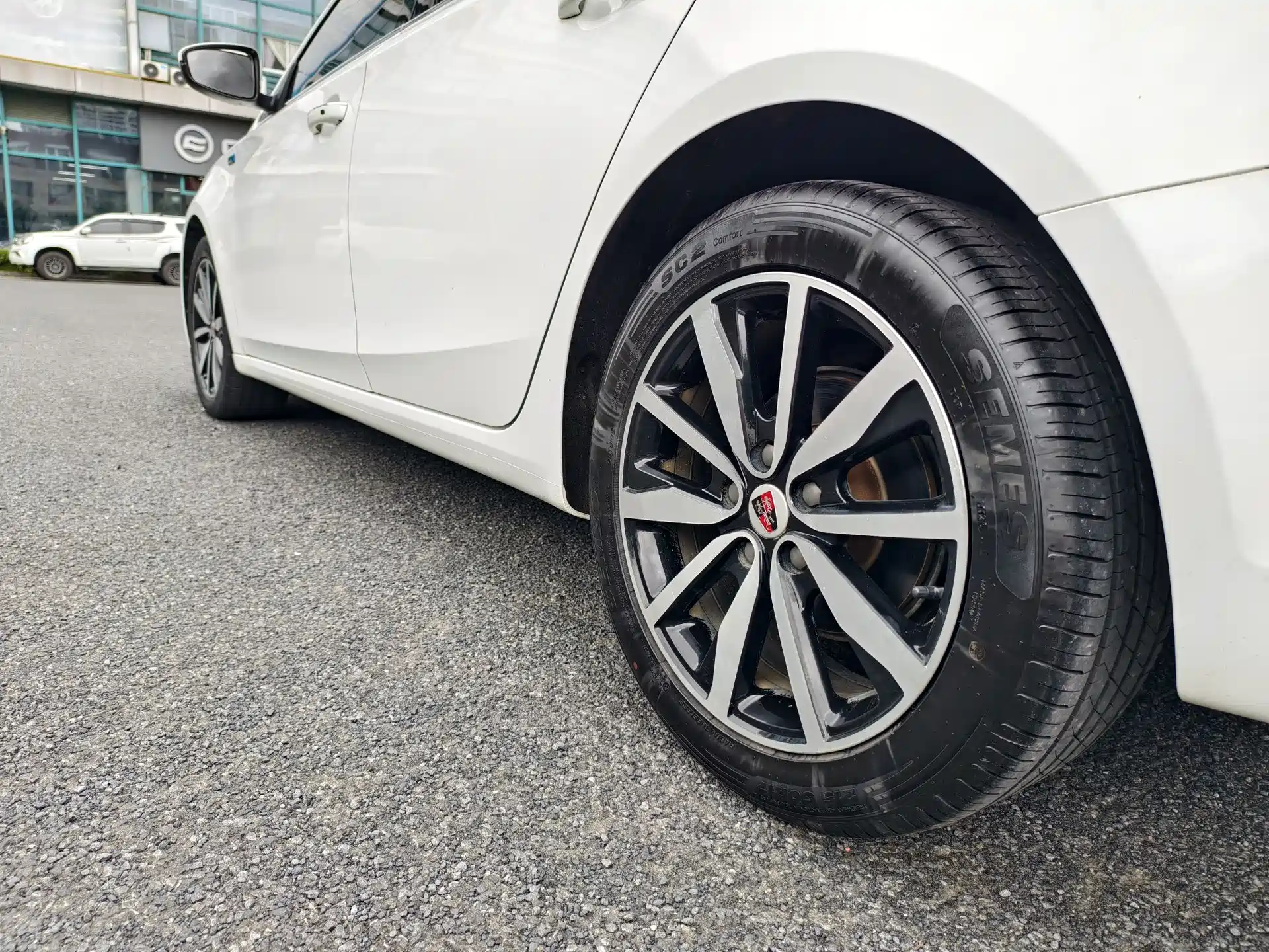 Фото 9 - Roewe i6