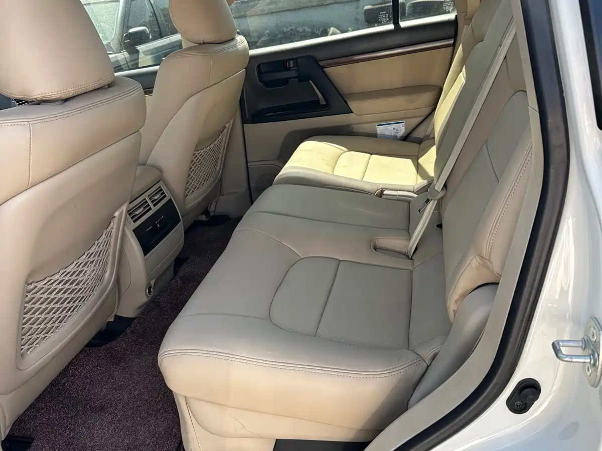 Toyota Land Cruiser (Import) 2019