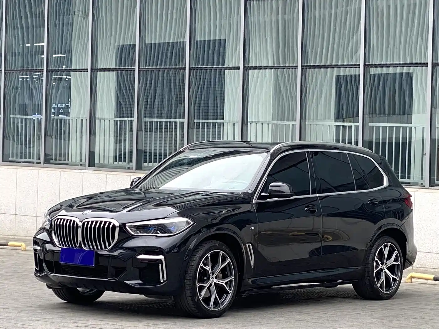 BMW X5 2022 Model xDrive 40Li M Sport Package