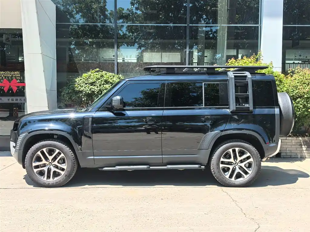 Land Rover Defender 2026 2025 110 3.0T P400 Dark Special Edition