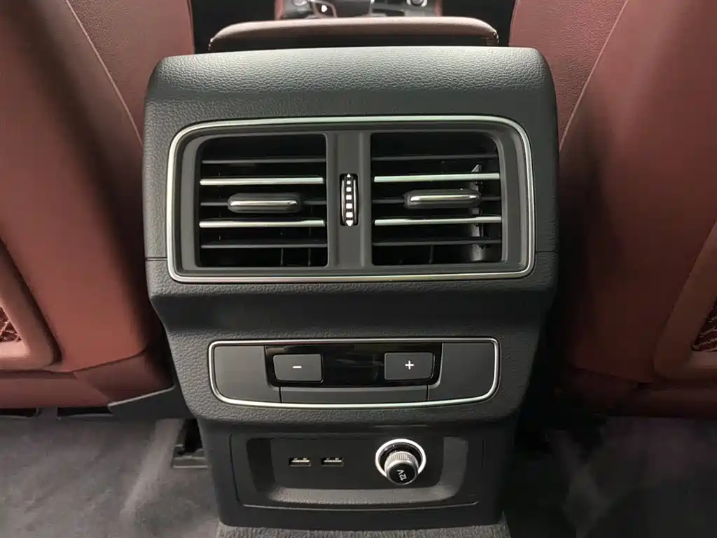 Audi Q5L 2024 Model 45 TFSI Luxury Dynamic фото 35