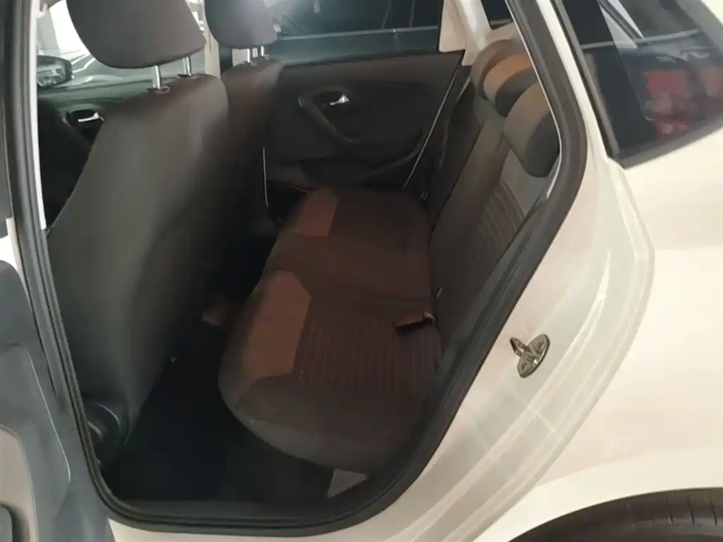 Volkswagen Polo 2018 1.5L Auto Comfort фото 17