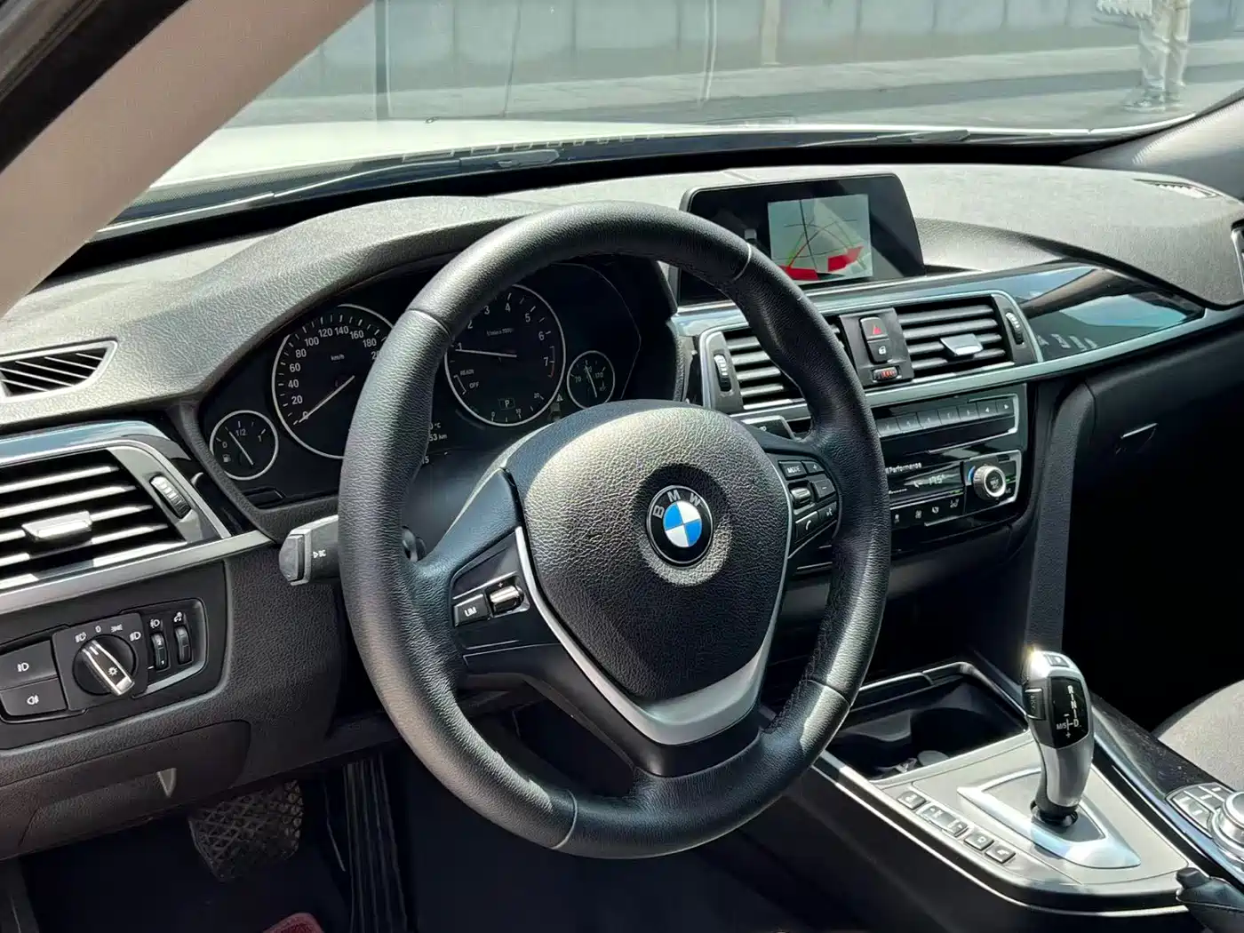 BMW 3 Series GT 2018 320i Fashion фото 8