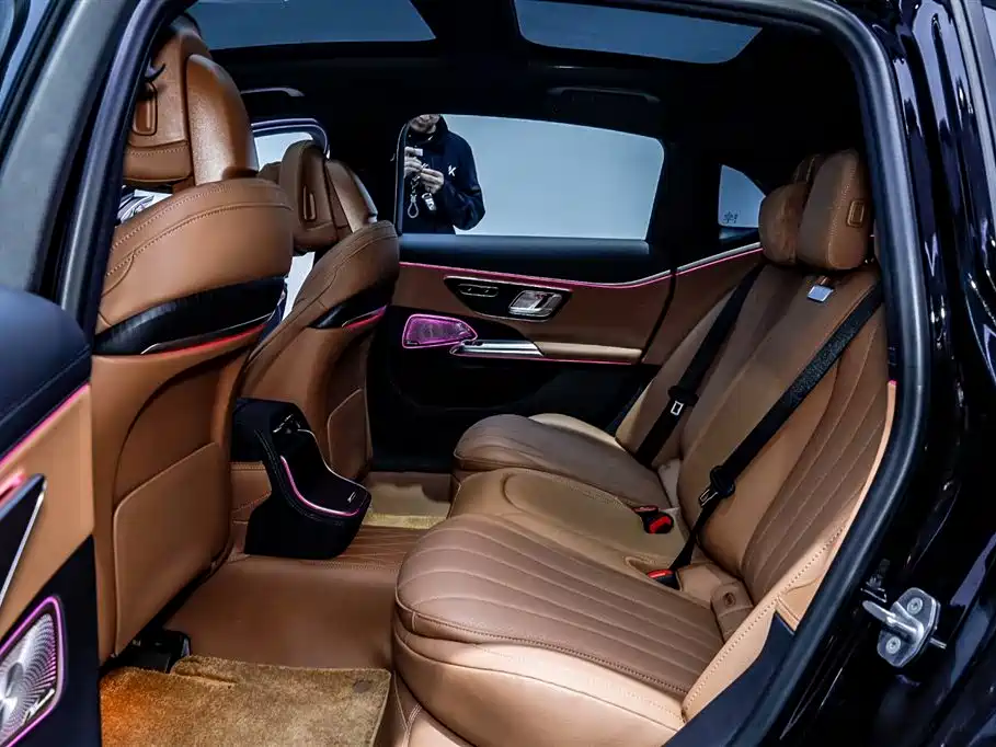 MERCEDES-BENZ E CLASS