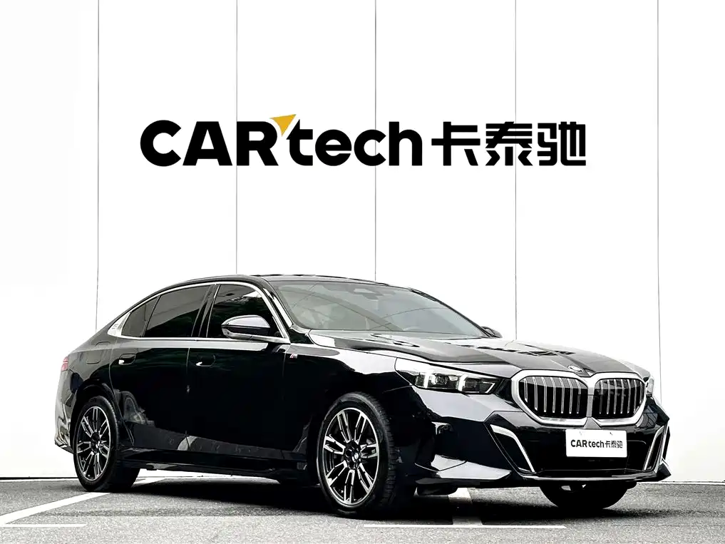 BMW 5 Series 2024 530Li Leading M Sport Package фото 2