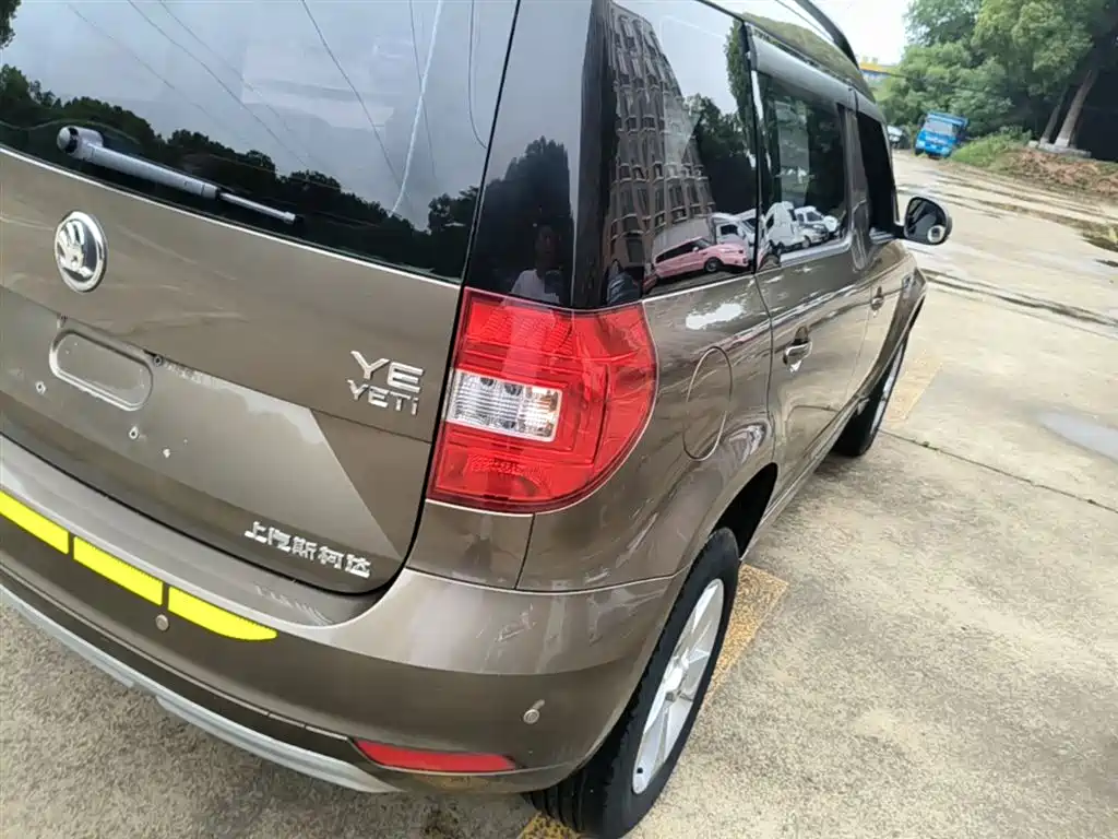 Škoda Yeti 2017 TSI280 DSG Advance фото 8