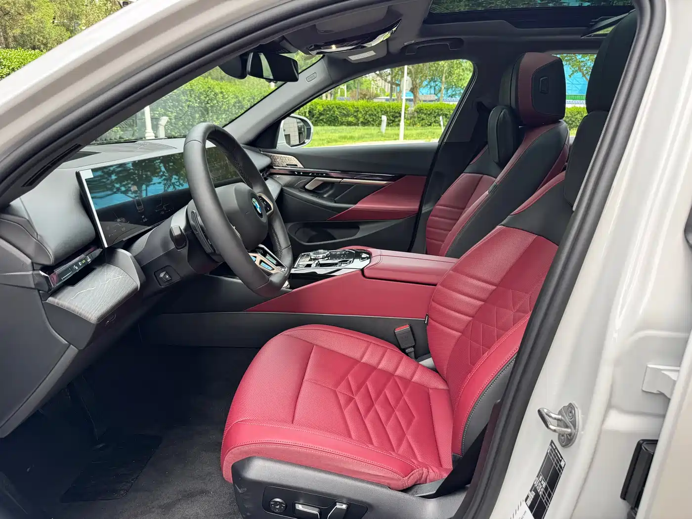 BMW 5 Series 2025 530Li Premium M Sport Package фото 9