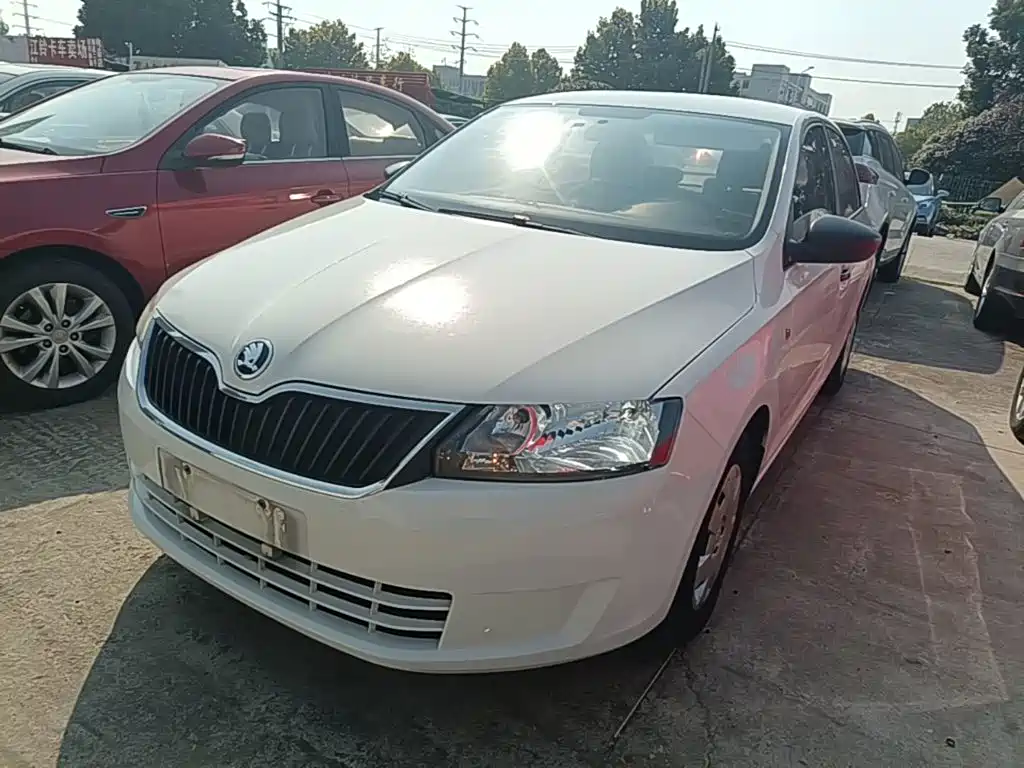 صورة 1 - Škoda Rapid