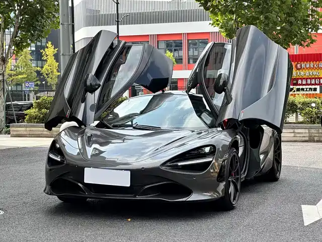 MCLAREN 720S