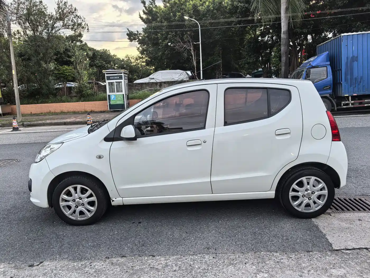 Suzuki Alto 2017 2015 1.0L Automatic Limited Edition