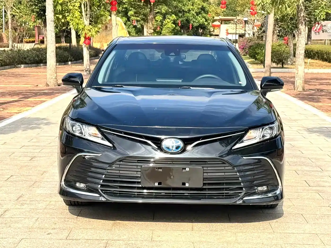 Toyota Camry 2021 Hybrid 2.5HS Fashion Edition фото 2