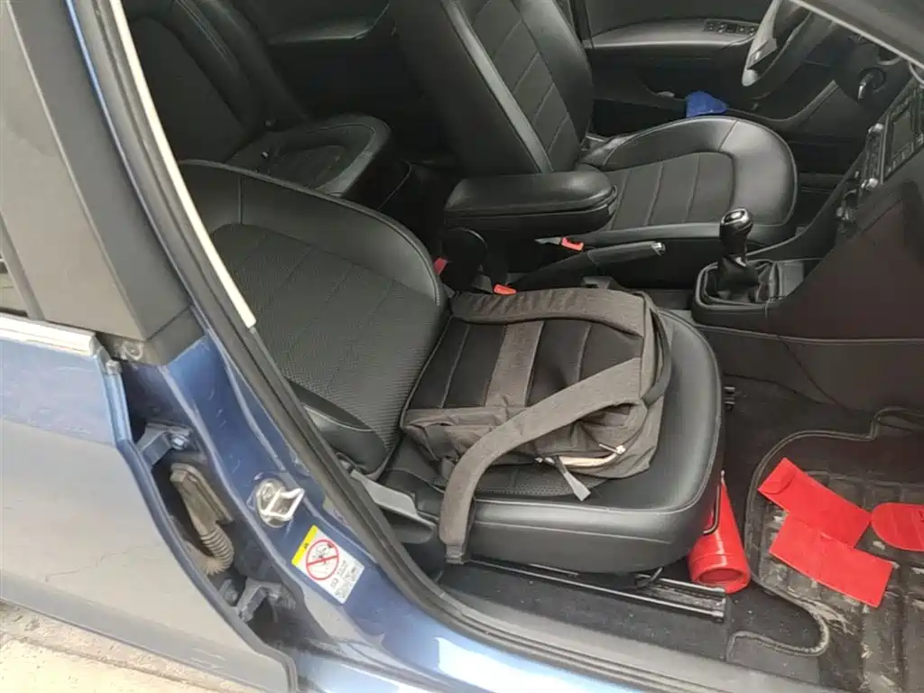 Škoda Skoda Rapid Spaceback 2016 1.6L Manual Pioneer Edition фото 25