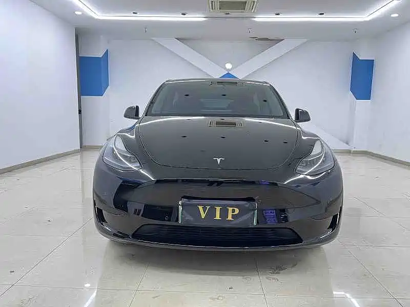 Фото 2 - Tesla Model Y
