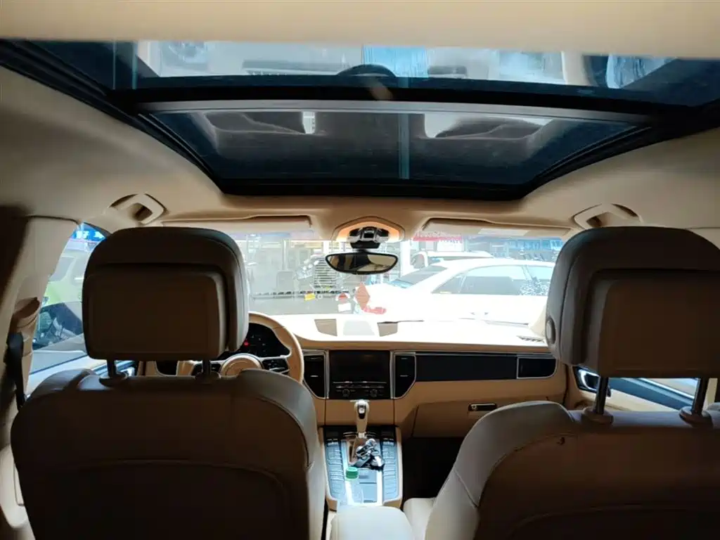 Porsche Macan 2016 Macan 2.0T фото 18