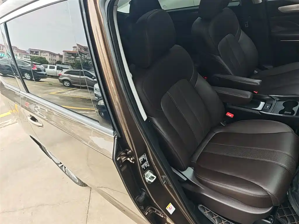 GAC Trumpchi Trumpchi M6 2019 270T Automatic Premium (7-seater) China V фото 25
