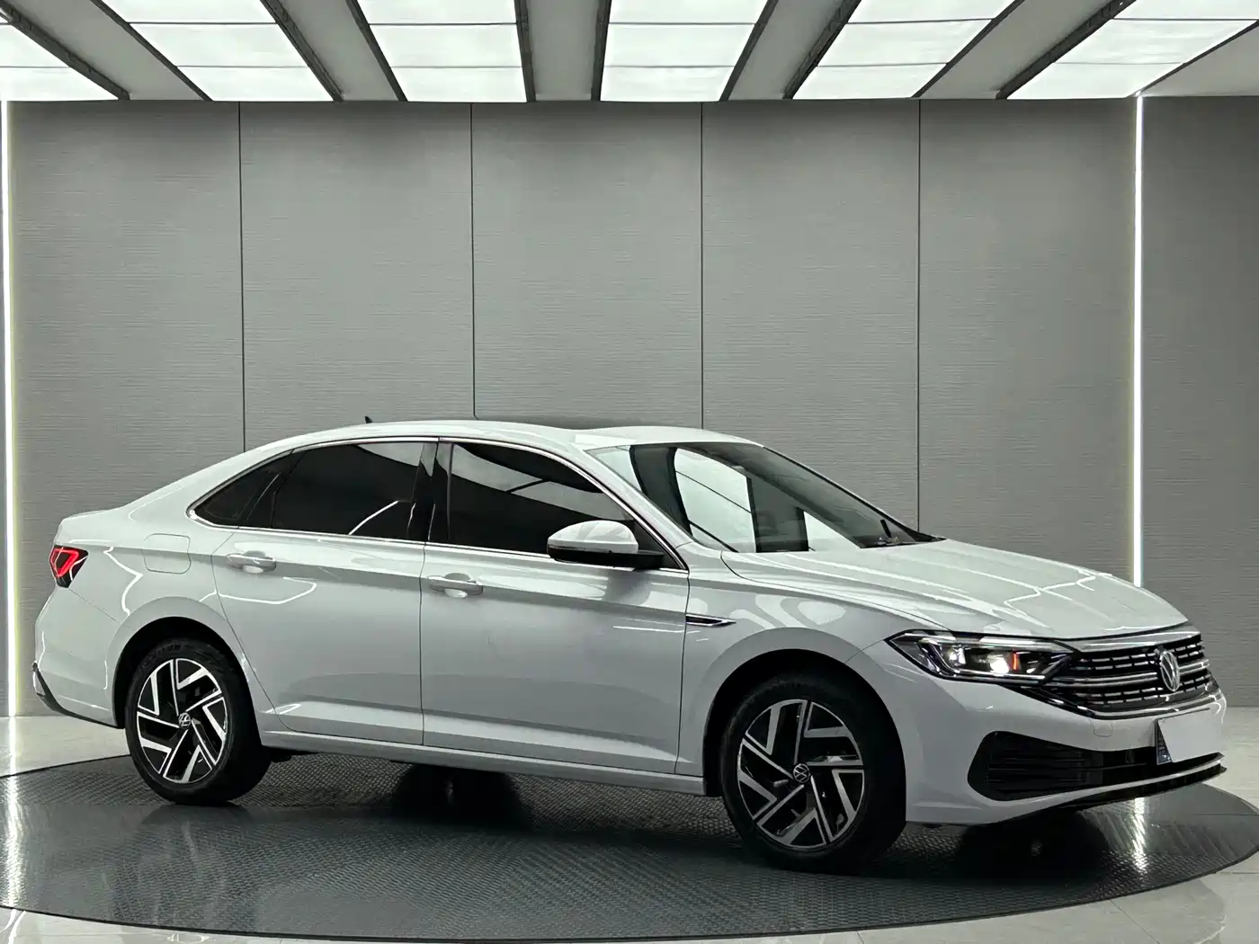Volkswagen Sagitar 2022 280TSI DSG Surpassing Edition фото 6
