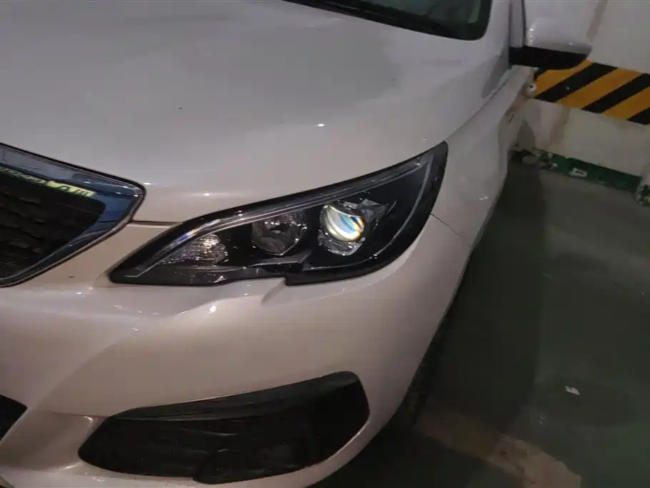 Peugeot 308 2019 230THP Automatic Luxury Edition China VI фото 5