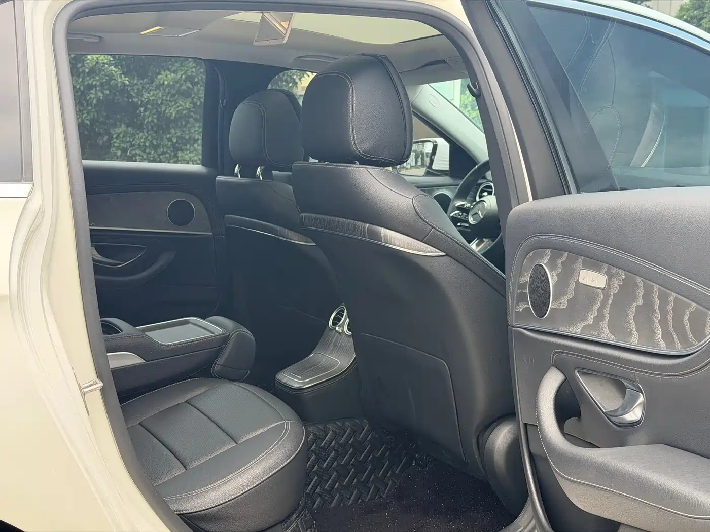 Mercedes-Benz E-Class 2023 E 300 L Sport Fashion фото 10