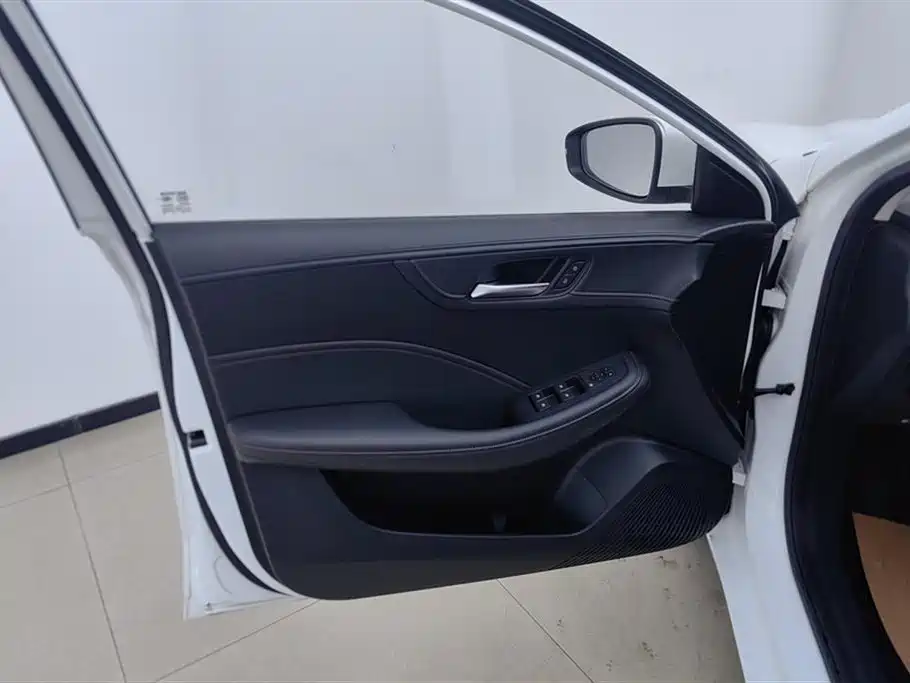 ROEWE I5