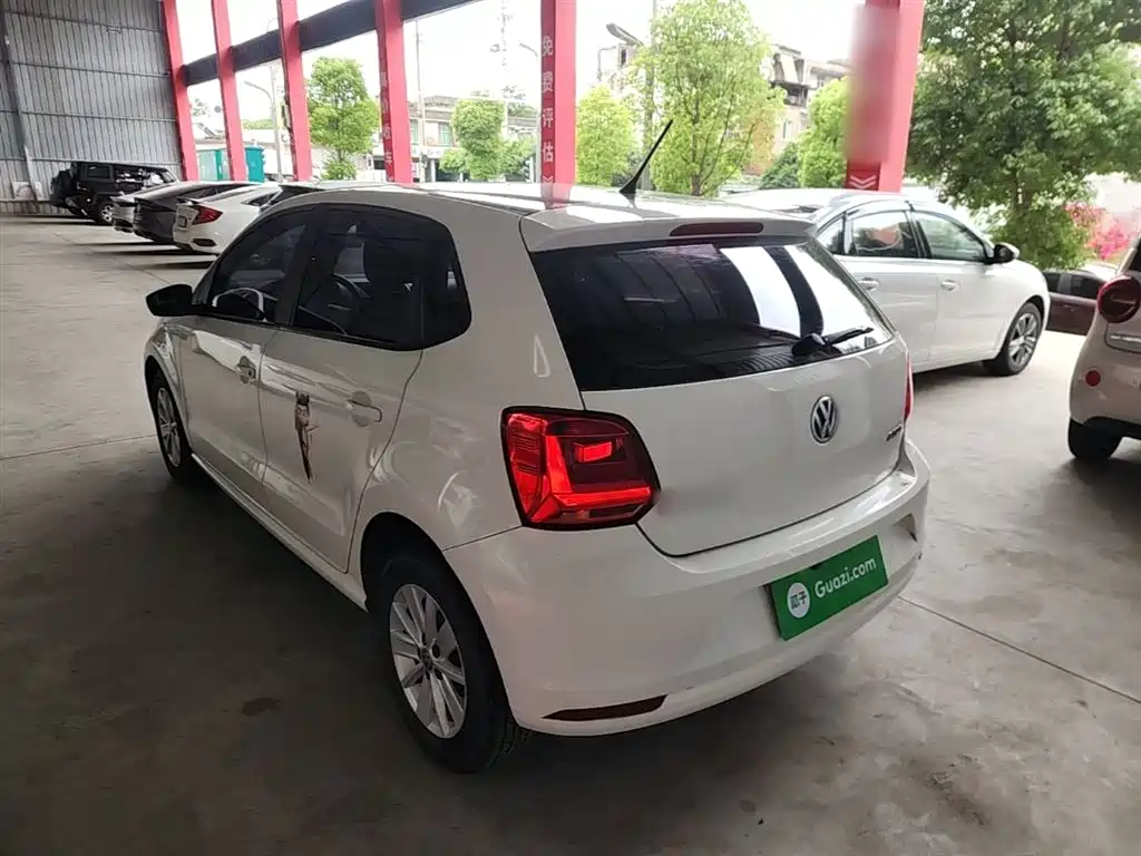 Volkswagen Polo 2016 1.4L Manual Trend фото 5