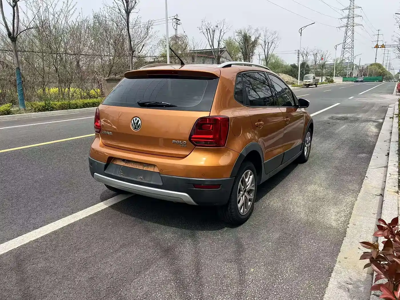 Volkswagen Polo 2016 1.6L Cross Polo Automatic фото 7