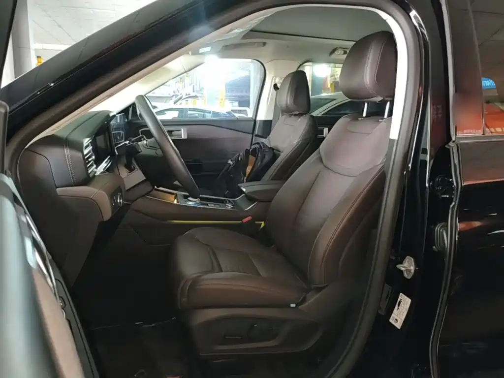 Ford Explorer 2025 2024 2.3T EcoBoost AWD Titanium Edition 6-Seater