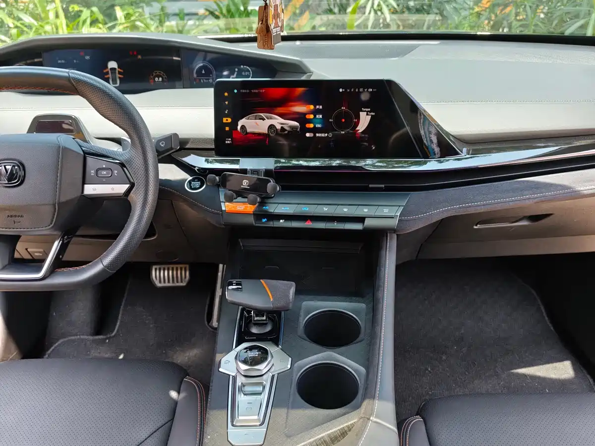 CHANGAN UNI-V