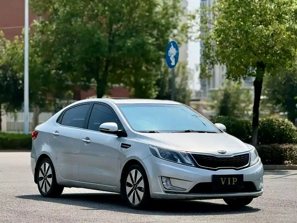 Photo 3 - Kia K2