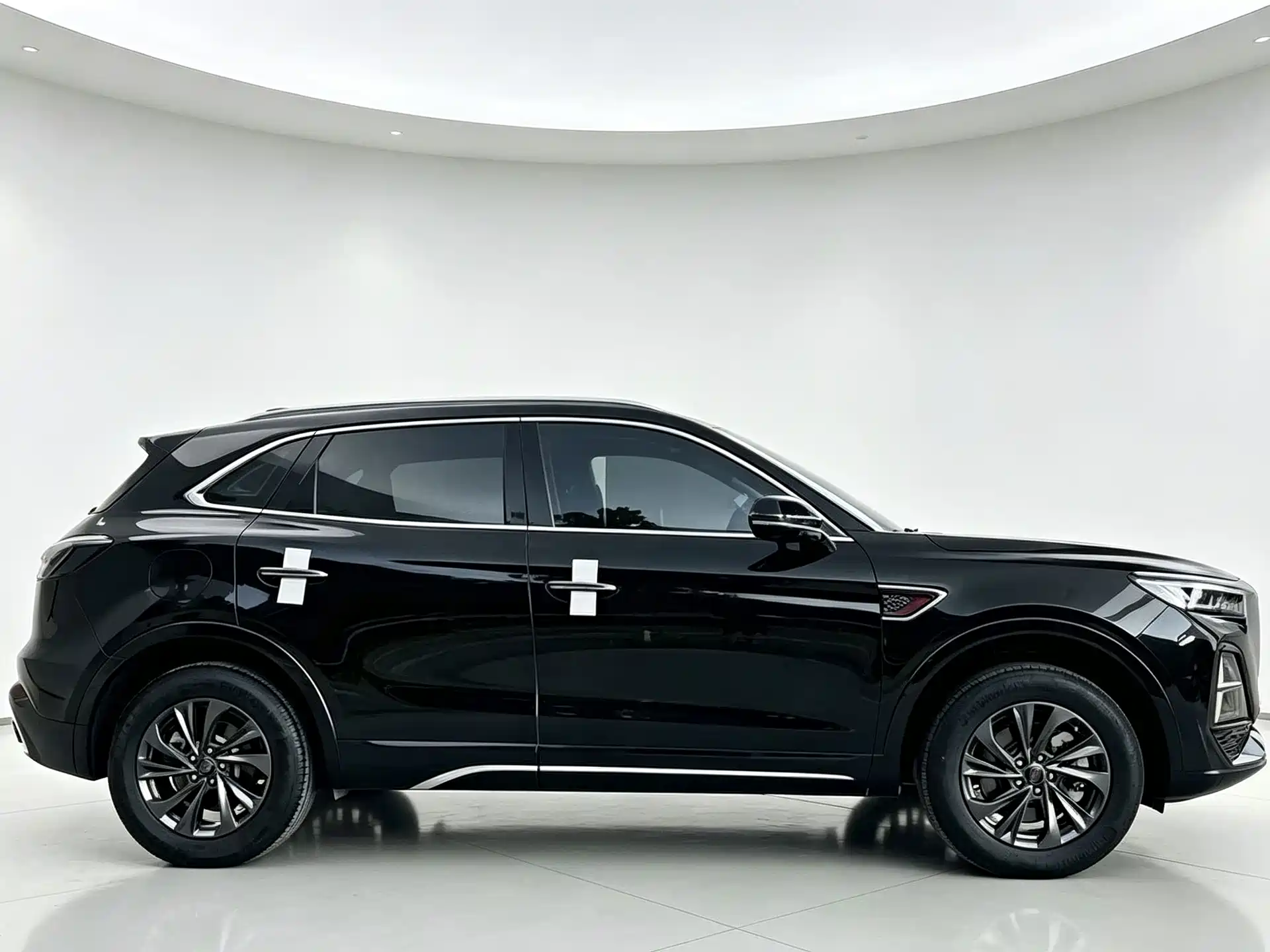 Photo 8 - Hongqi HS5