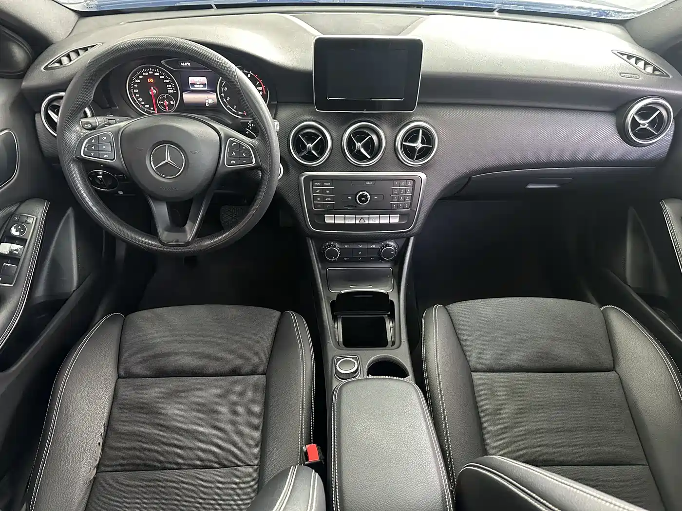 Mercedes-Benz A-Class (Import) 2016 A 180 фото 6