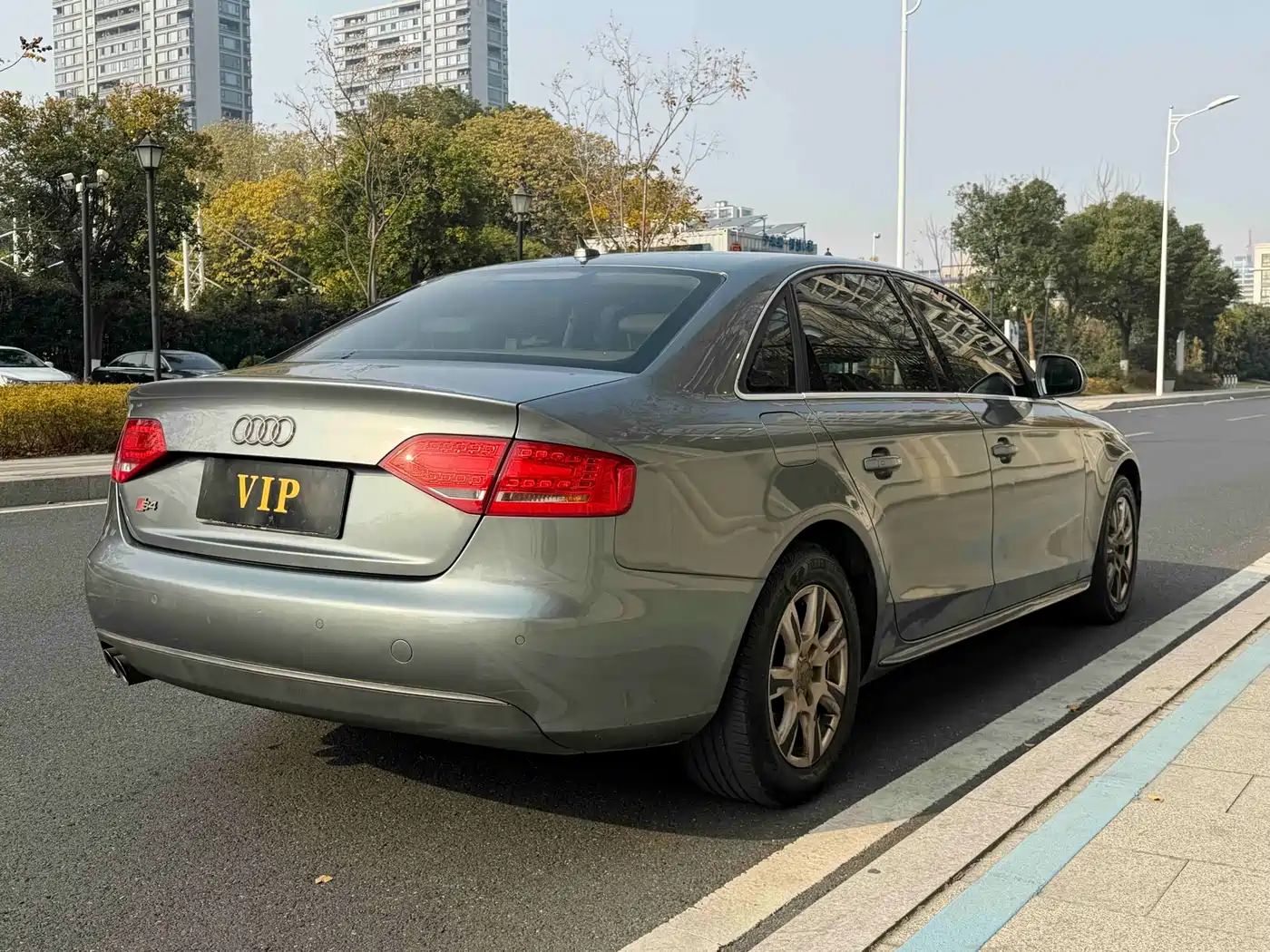 Audi A4L 2010 2010 2.0 TFSI Technology