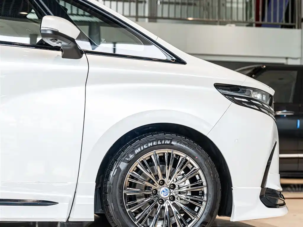 Toyota Alphard 2024 Hybrid 2.5L Ultimate Enjoyment Edition фото 5