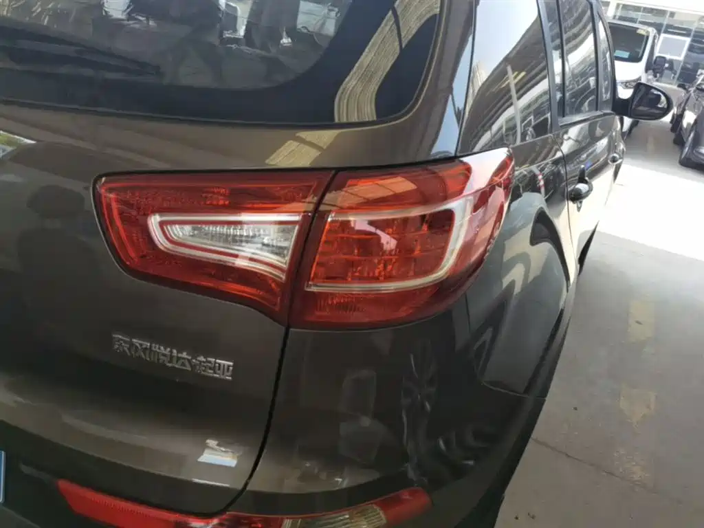 Kia Sportage 2014 2.0L Automatic 2WD GL Edition фото 8