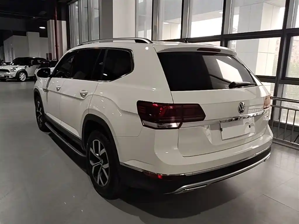 Volkswagen Teramont 2020 380TSI 4WD Luxury Edition China VI фото 5
