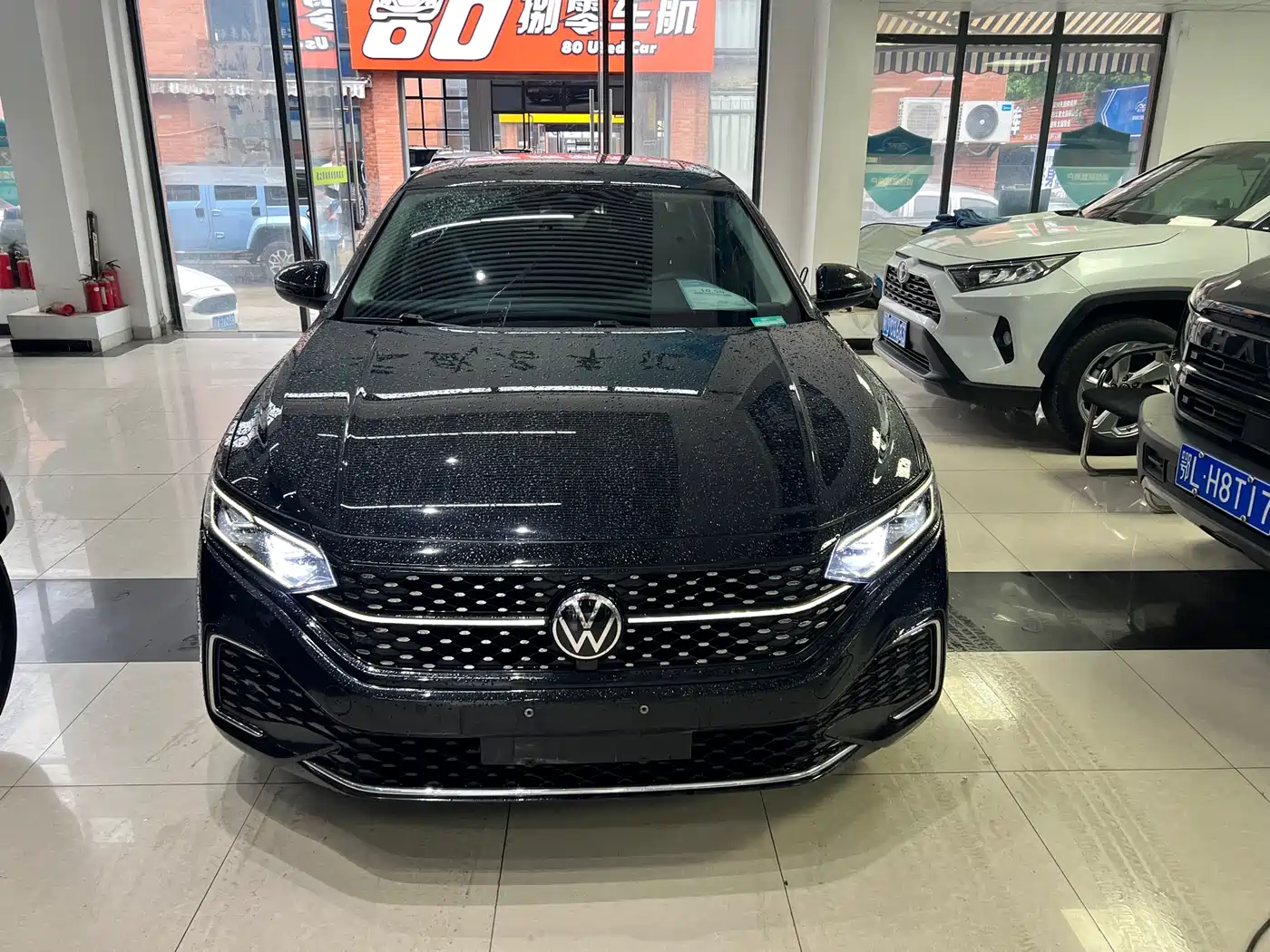 Volkswagen Passat 2022 330TSI Starlight Luxury Edition фото 2