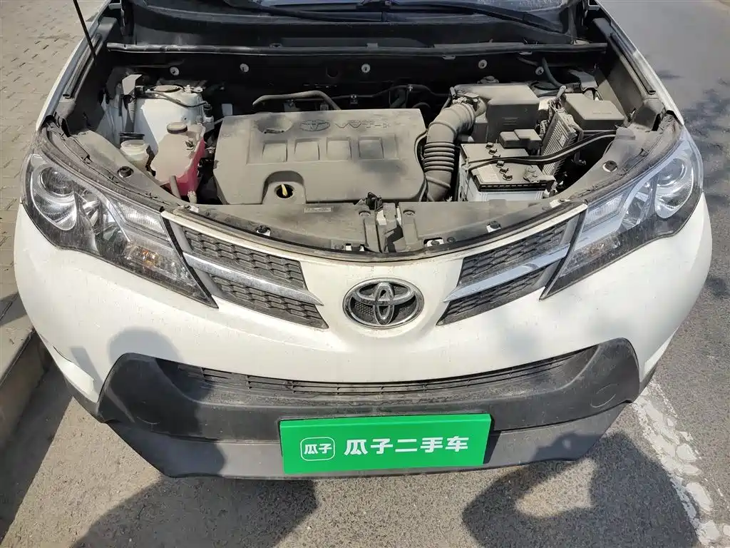 Toyota RAV4 Rongfang 2015 2.0L CVT 2WD Trend Edition фото 11