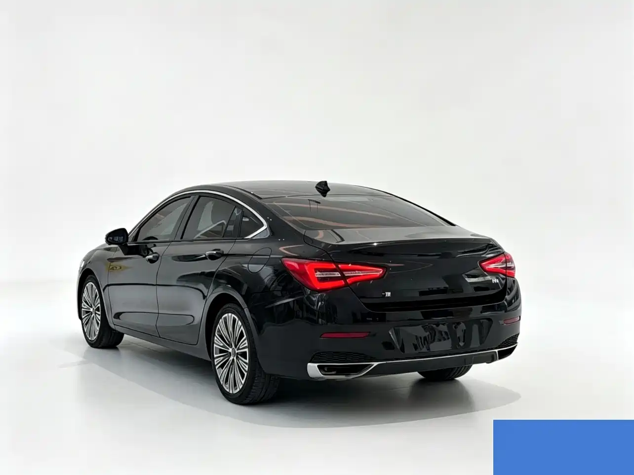 Hongqi H5 2022 Classic 1.8T Auto Smart Connect Flagship Enjoyment Edition фото 7