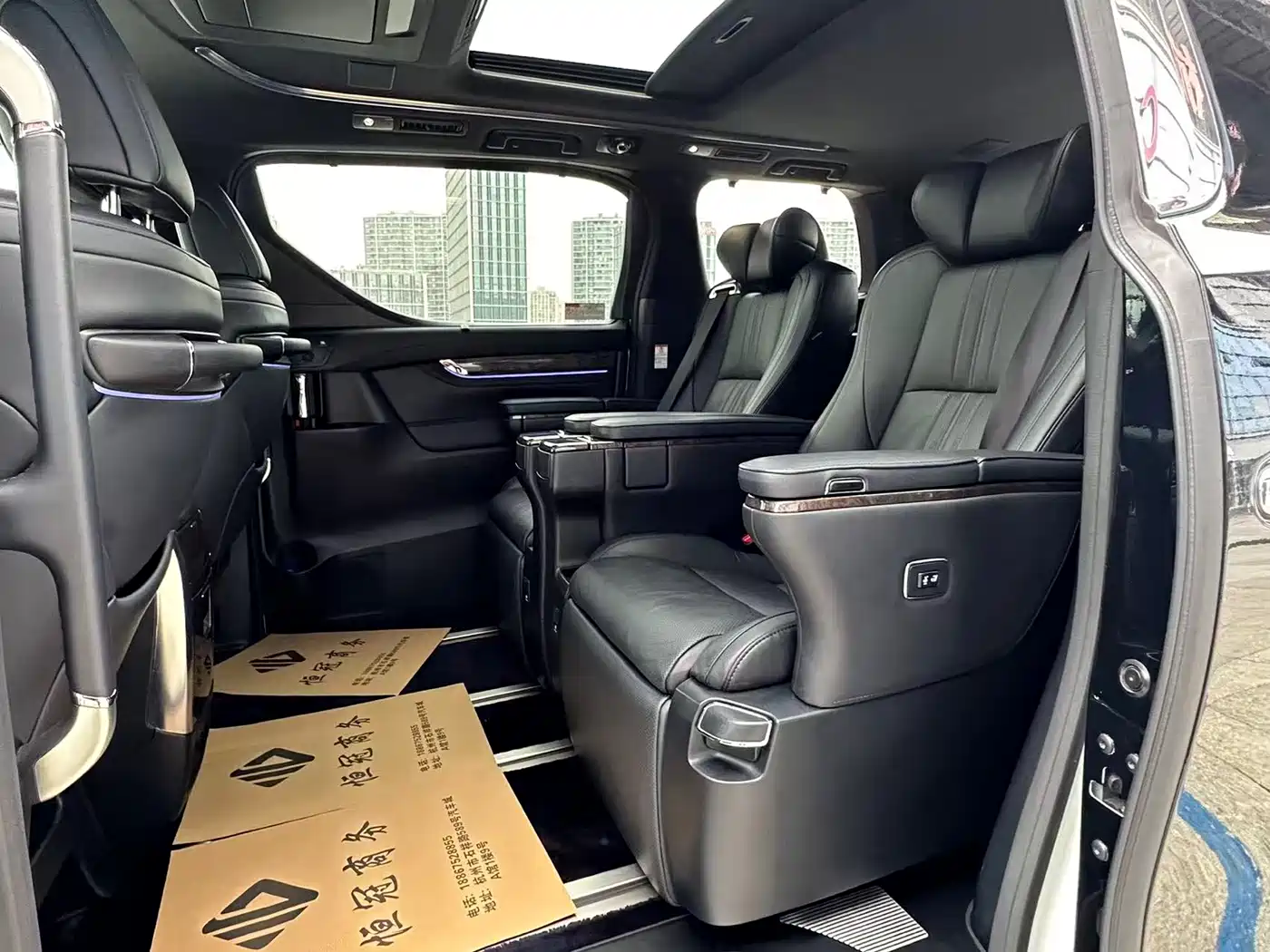Toyota Alphard 2018 Facelift 3.5L Premium Edition фото 9