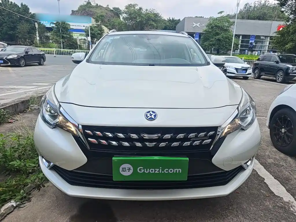 2019 Venucia T90