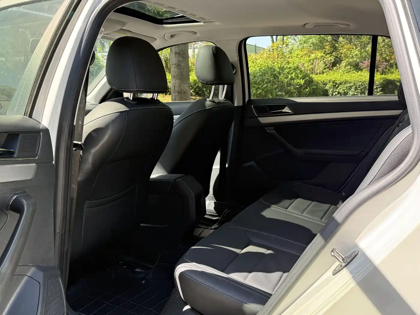 Volkswagen Lavida Tour 2015 230TSI DSG Comfort Edition фото 8