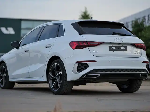 Audi A3 2022 Sportback 35 TFSI Style Sport — фото 4